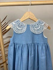 Vestito con colletto macramè