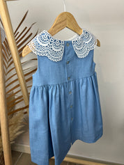 Vestito con colletto macramè