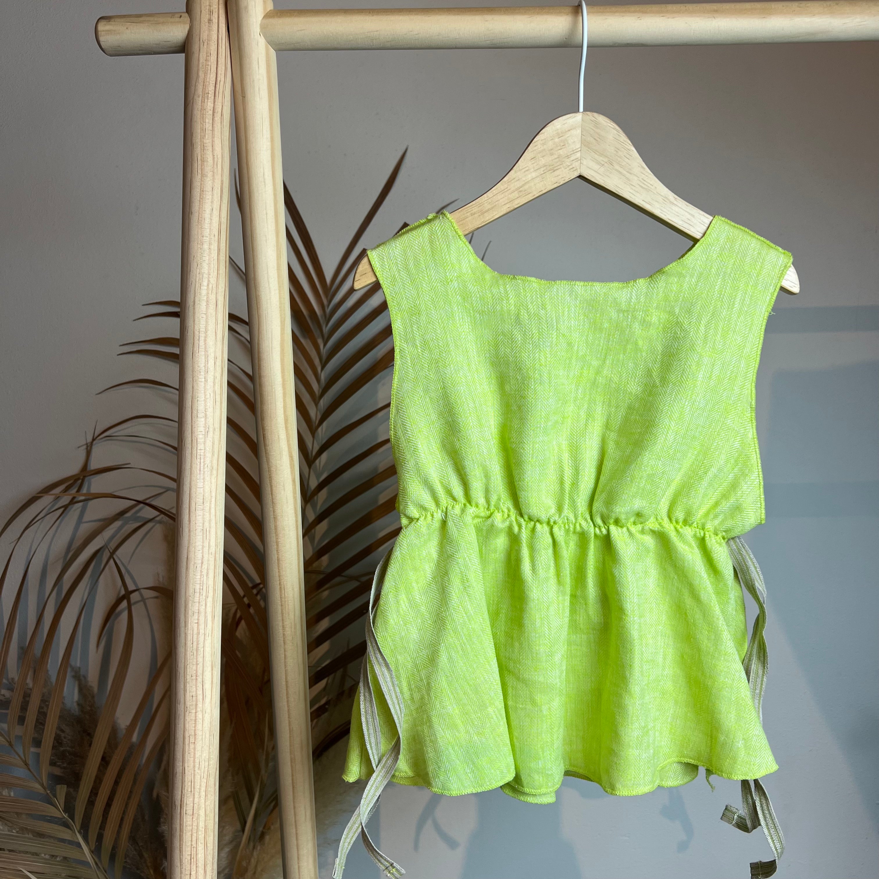 Top in lino regolabile