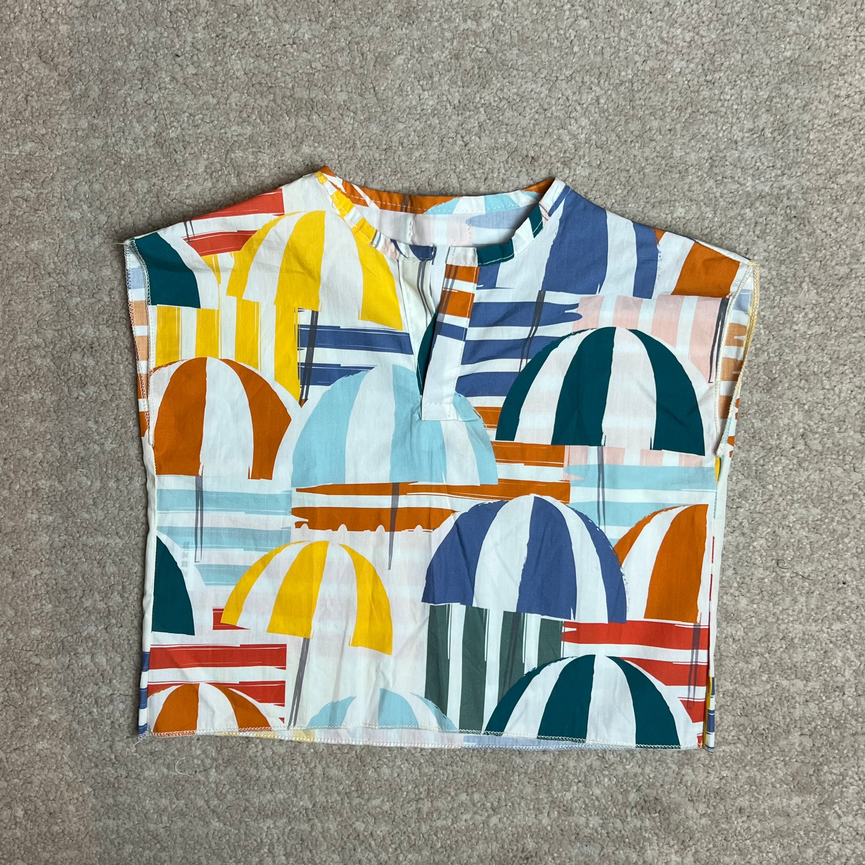 Camicia a scatolina con stampa ombrellini