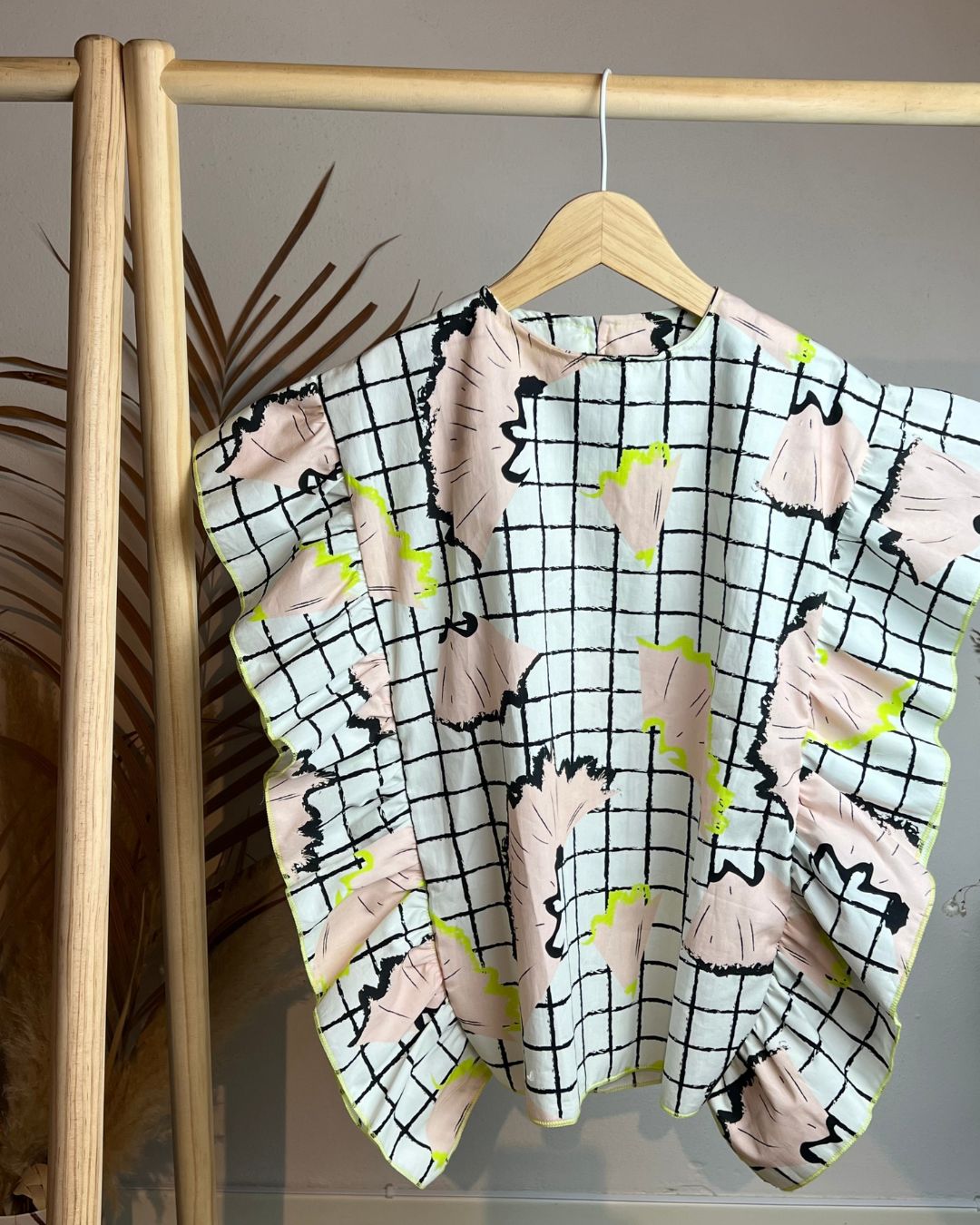 Vestito a scatolina con stampa matite
