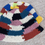 cappellino colorato fatto a mano